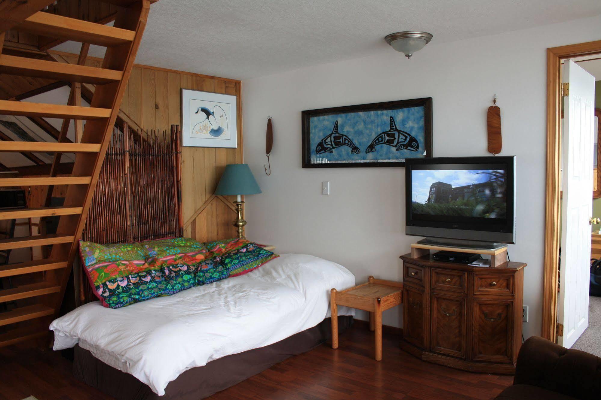 Sointula Orca Lodge מראה חיצוני תמונה